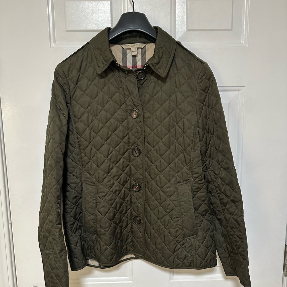 Excellent condition just like new no pilling come
With pouch